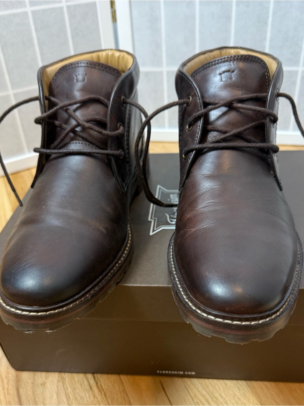Florsheim Men's Brown Leather Chukka Boots Size 10.5